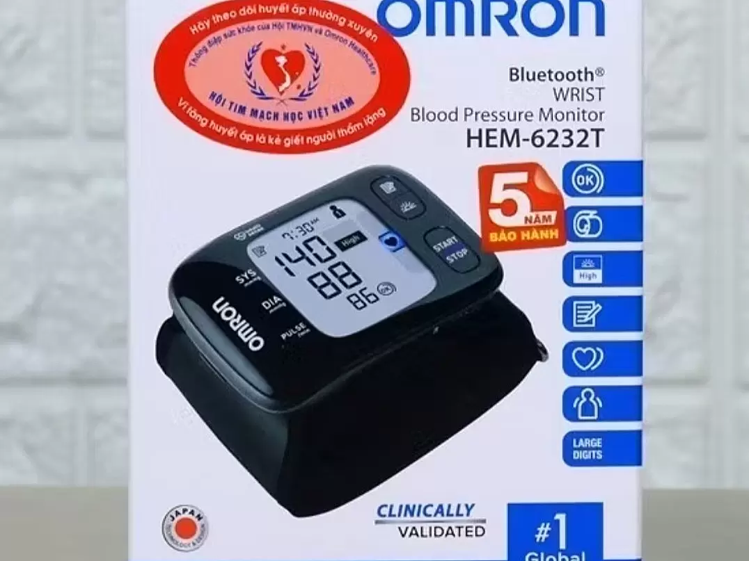 Máy Đo Huyết Áp Cổ Tay Omron HEM-6232T