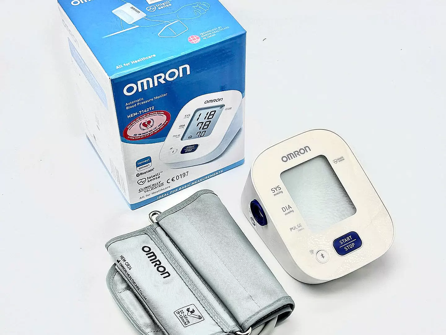 Máy Đo Huyết Áp Bắp Tay Omron HEM-7142T2