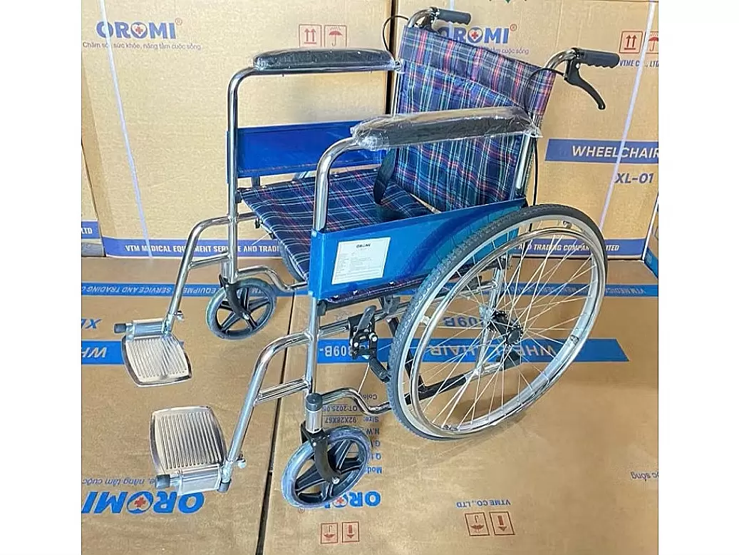 XE LĂN LUCASS GẤP GỌN CÓ THẮNG TAY CHO NGƯỜI GIÀ NGƯỜI BỆNH