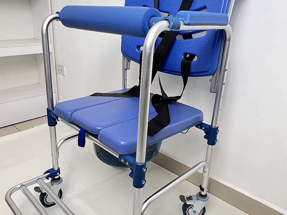 Ghế Bô Vệ Sinh Cho Người Tai Biến GBM-015